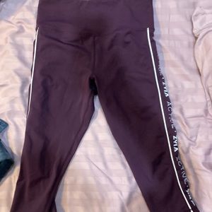 Zyia 6-8 plum logo crop